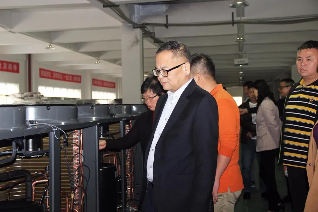 2020年3月5日，时任柳江区委书记区军雄一行莅临我司参观指导