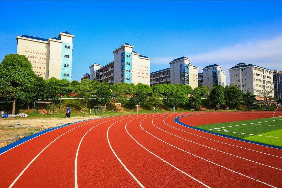 潮南看欧必特空气能如何在学校大显身手
